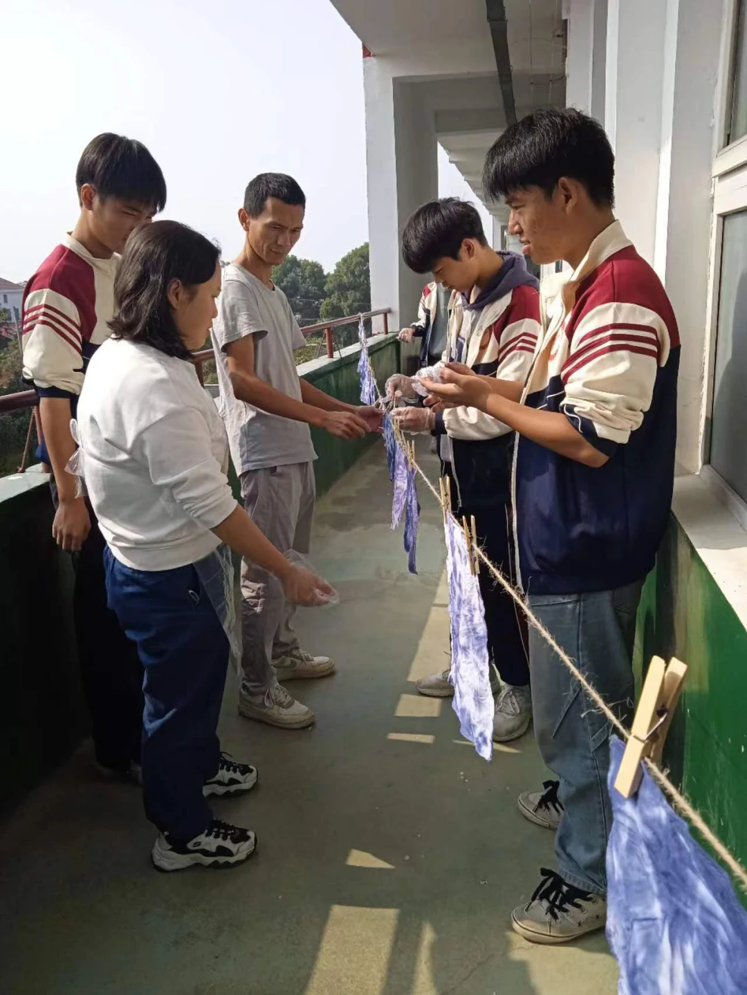 篮球防守训练中如何提高体能和耐力_1